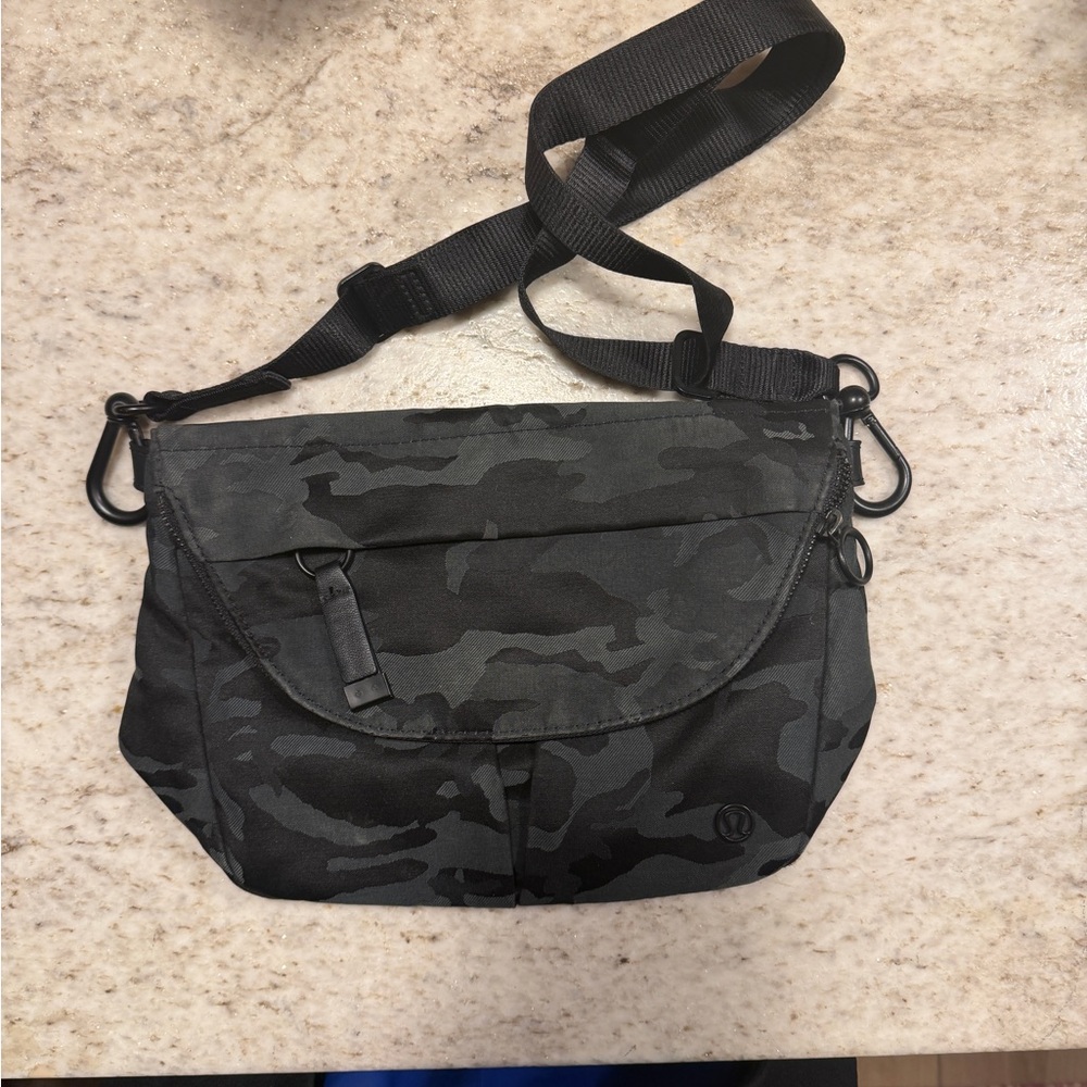 lululemon athletica All Night Festival Bag 5L - Camo